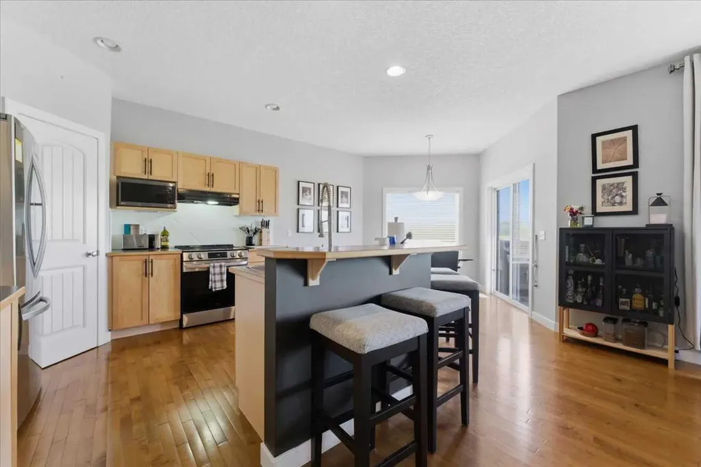 17 Bridlecrest Court SW Calgary AB T2Y 5J3