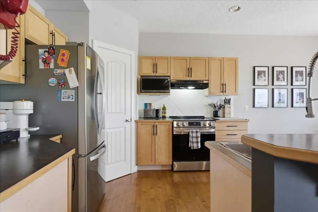 17 Bridlecrest Court SW Calgary AB T2Y 5J3