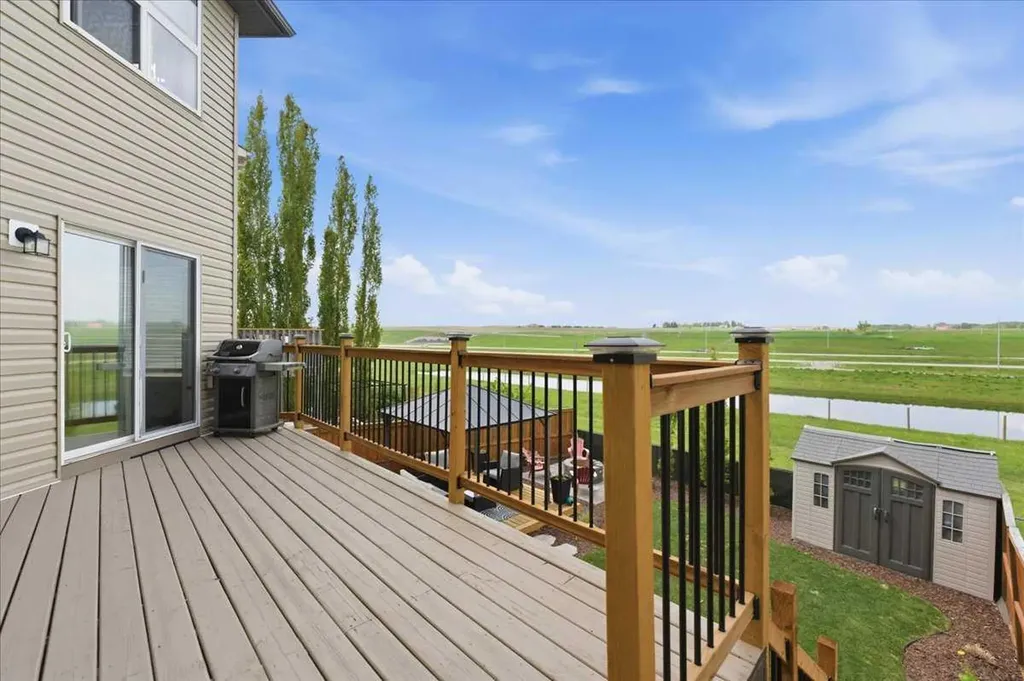 17 Bridlecrest Court SW Calgary AB T2Y 5J3