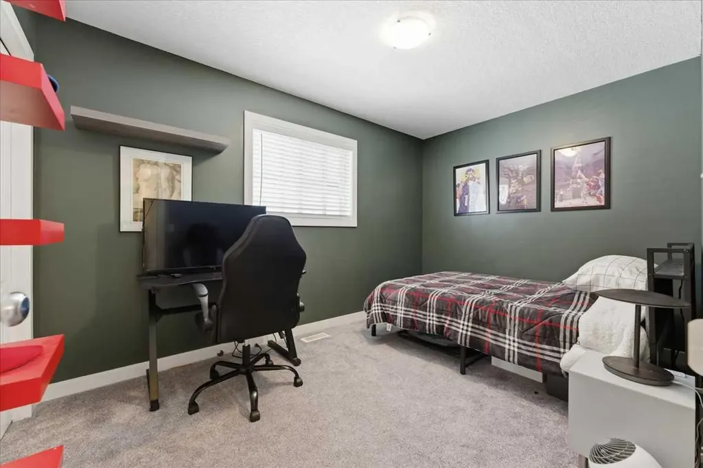 17 Bridlecrest Court SW Calgary AB T2Y 5J3