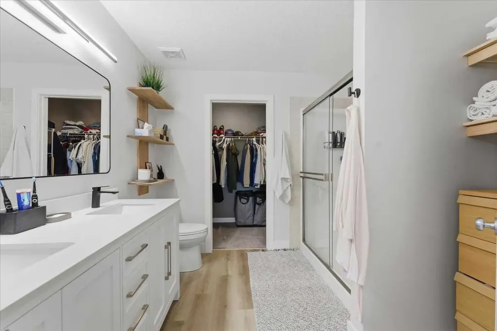 17 Bridlecrest Court SW Calgary AB T2Y 5J3