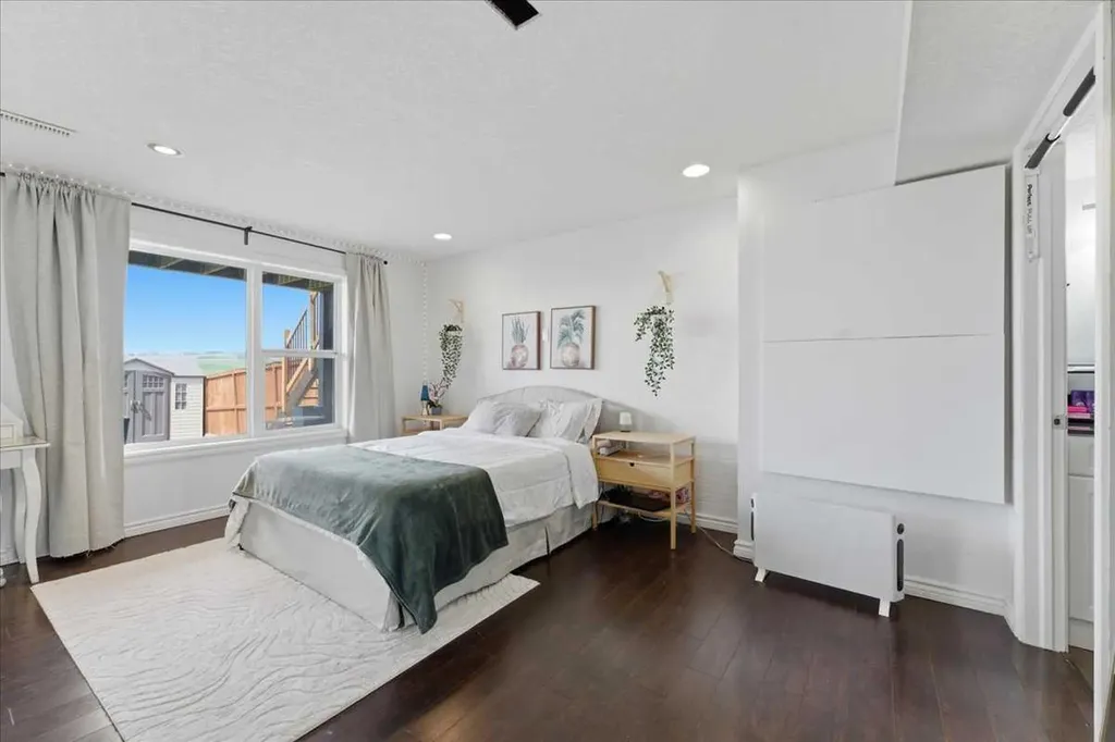 17 Bridlecrest Court SW Calgary AB T2Y 5J3