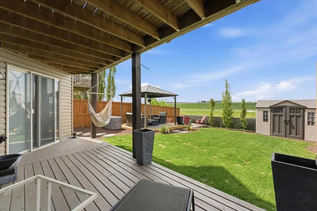 17 Bridlecrest Court SW Calgary AB T2Y 5J3