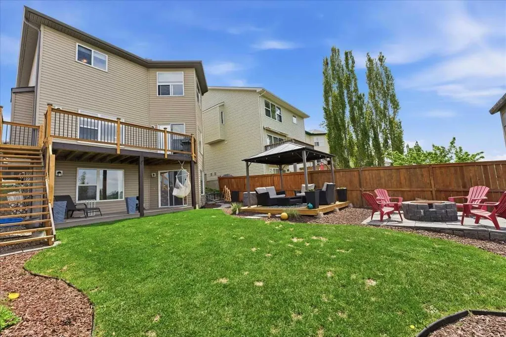 17 Bridlecrest Court SW Calgary AB T2Y 5J3
