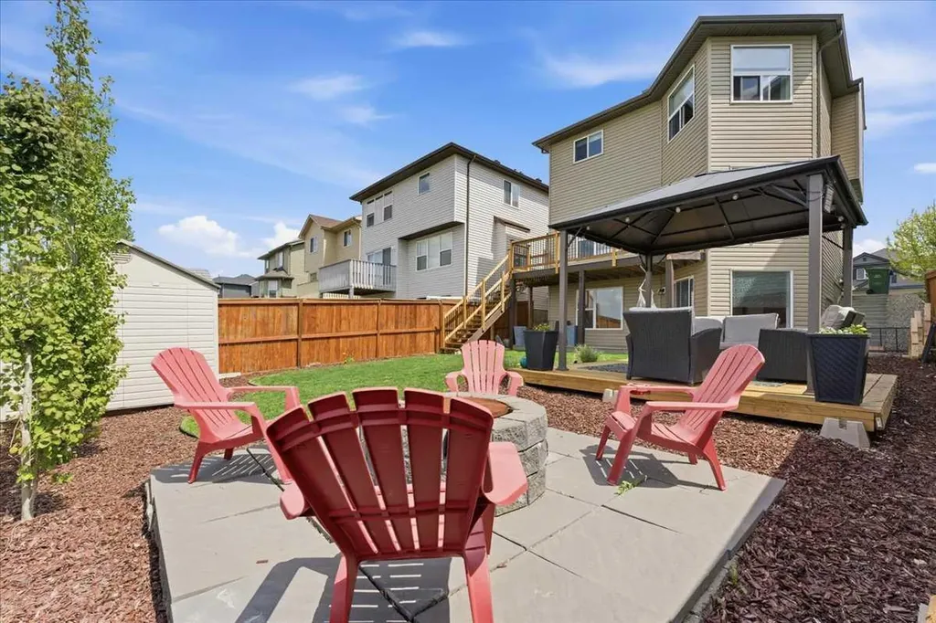 17 Bridlecrest Court SW Calgary AB T2Y 5J3
