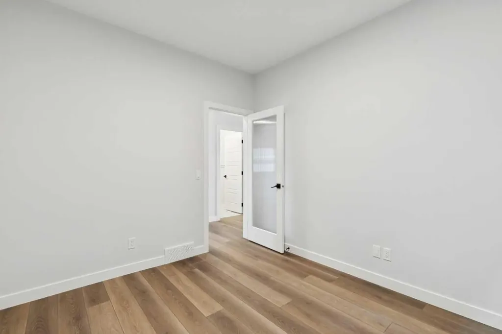 301 Dawson Wharf Road Chestermere AB T1X2W4