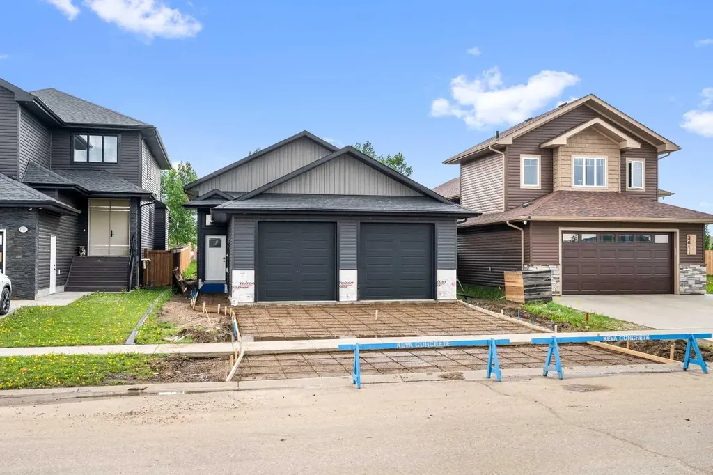 3701 70 Avenue Lloydminster AB T9V 3T1
