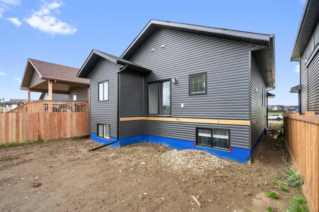 3701 70 Avenue Lloydminster AB T9V 3T1