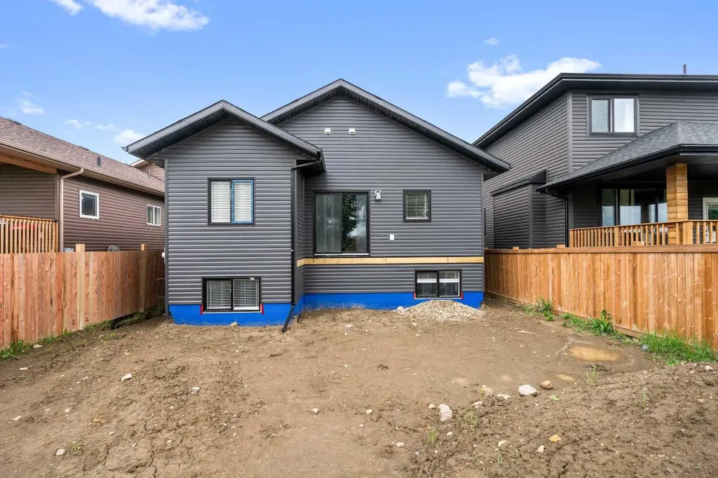 3701 70 Avenue Lloydminster AB T9V 3T1