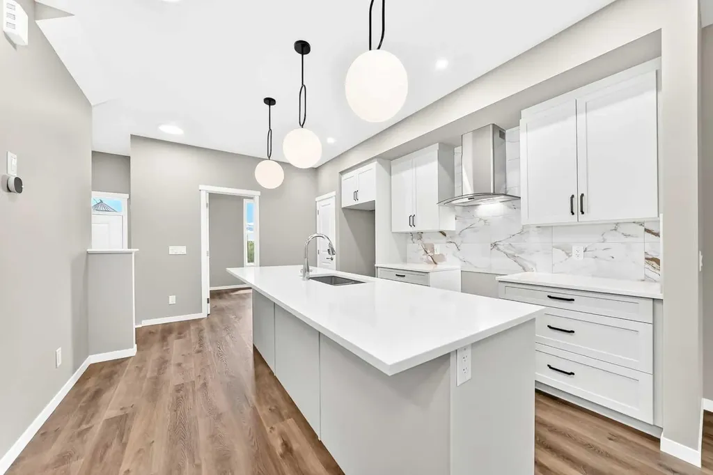 817 Marine Drive SE Calgary AB T3M 4E3