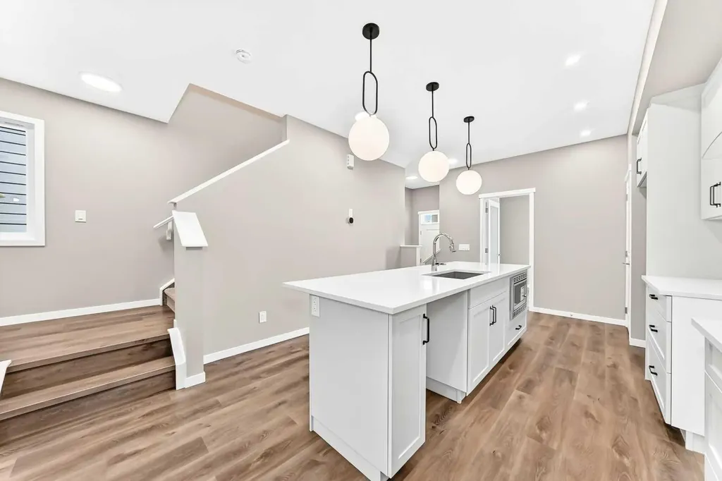 817 Marine Drive SE Calgary AB T3M 4E3