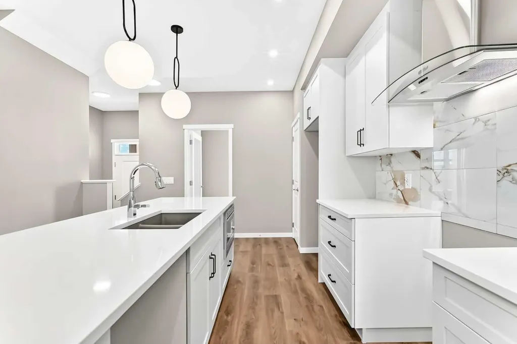 817 Marine Drive SE Calgary AB T3M 4E3
