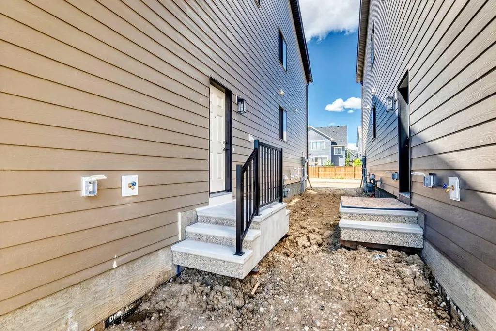 817 Marine Drive SE Calgary AB T3M 4E3