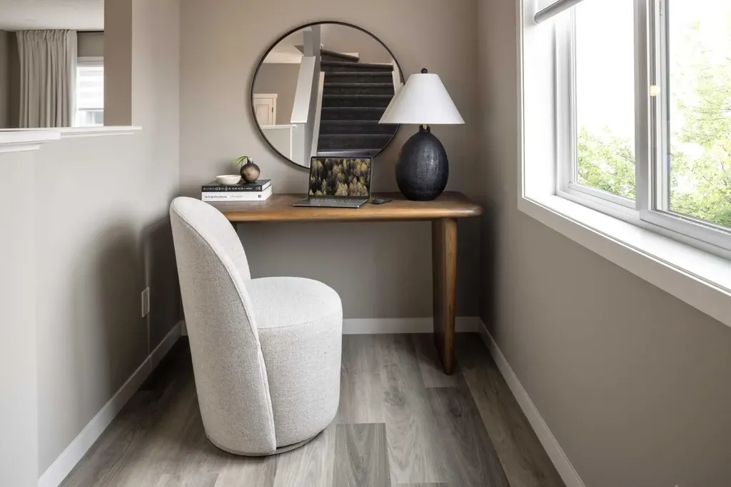 817 Marine Drive SE Calgary AB T3M 4E3