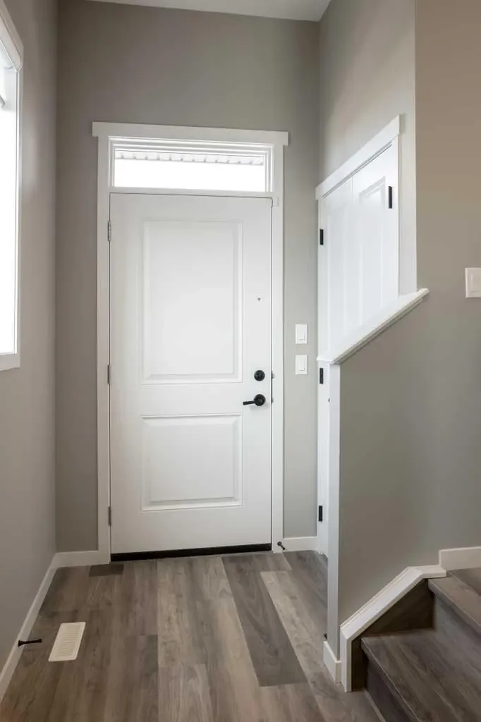 817 Marine Drive SE Calgary AB T3M 4E3