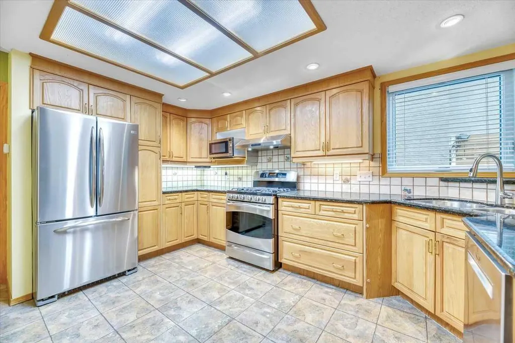231 Mt Victoria Place SE Calgary AB T2Z 1P4