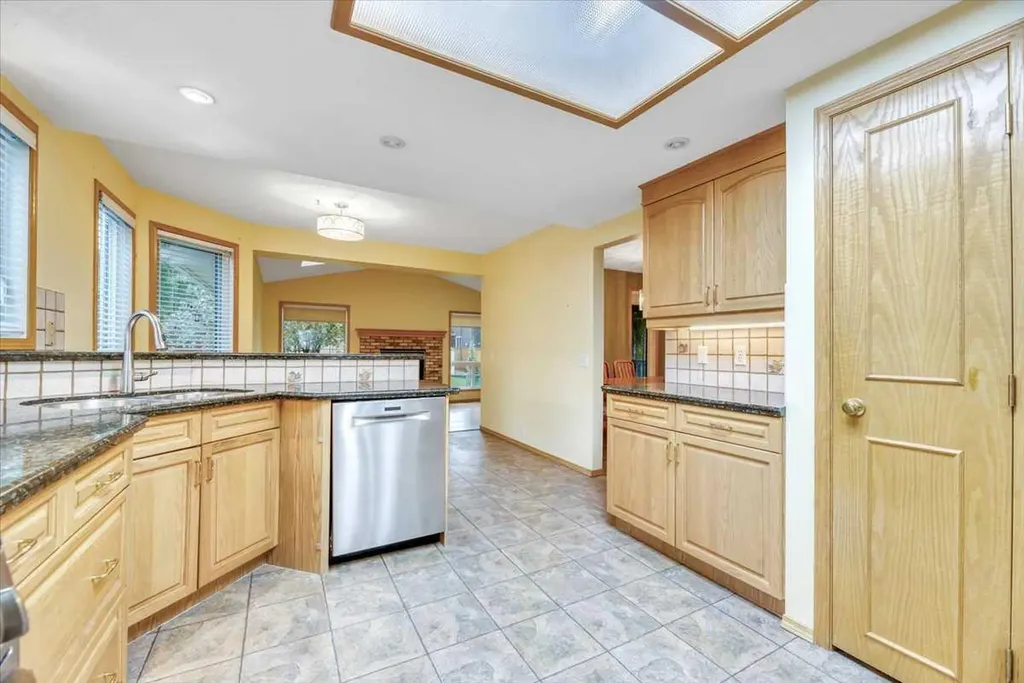 231 Mt Victoria Place SE Calgary AB T2Z 1P4