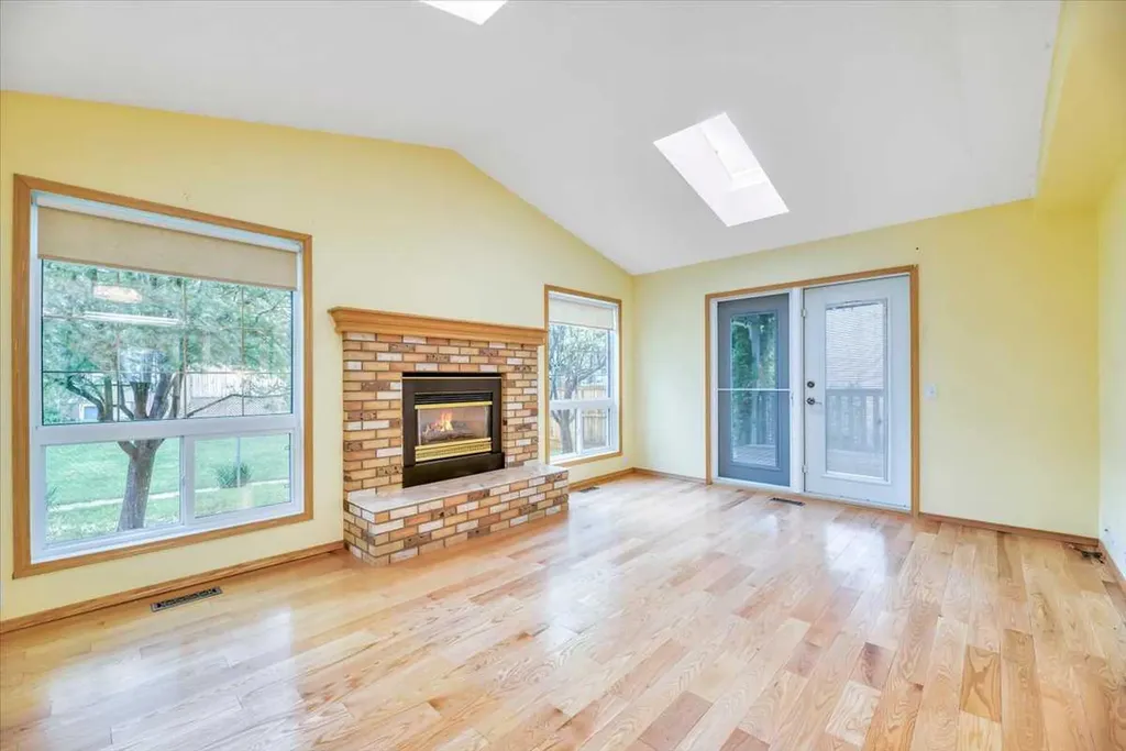 231 Mt Victoria Place SE Calgary AB T2Z 1P4