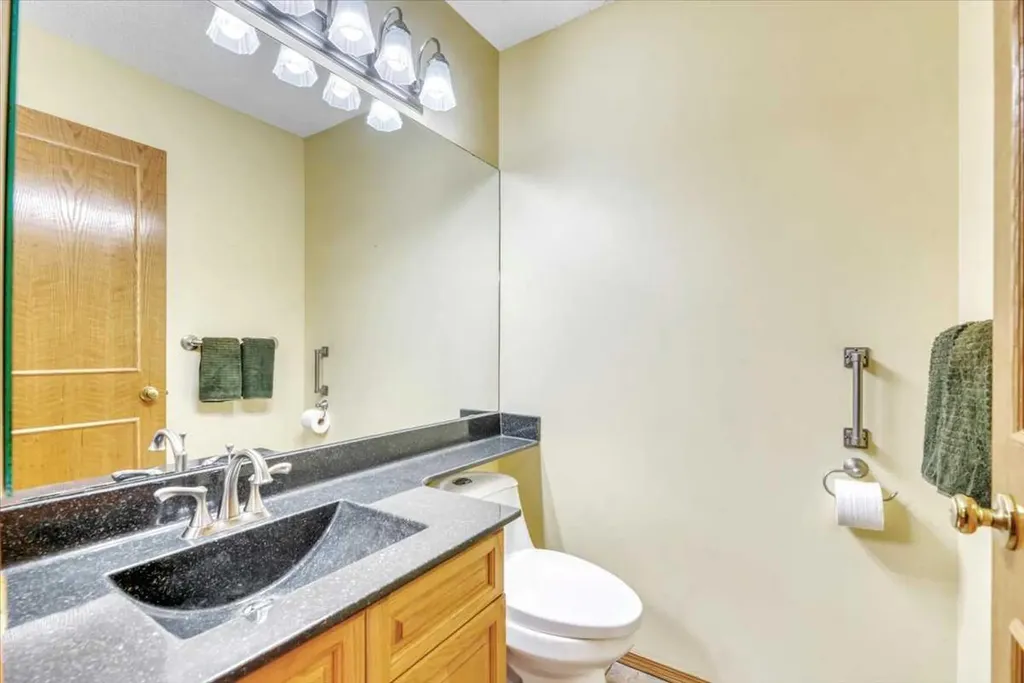 231 Mt Victoria Place SE Calgary AB T2Z 1P4