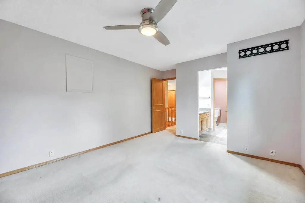 231 Mt Victoria Place SE Calgary AB T2Z 1P4