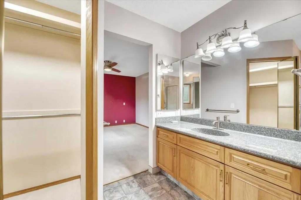 231 Mt Victoria Place SE Calgary AB T2Z 1P4