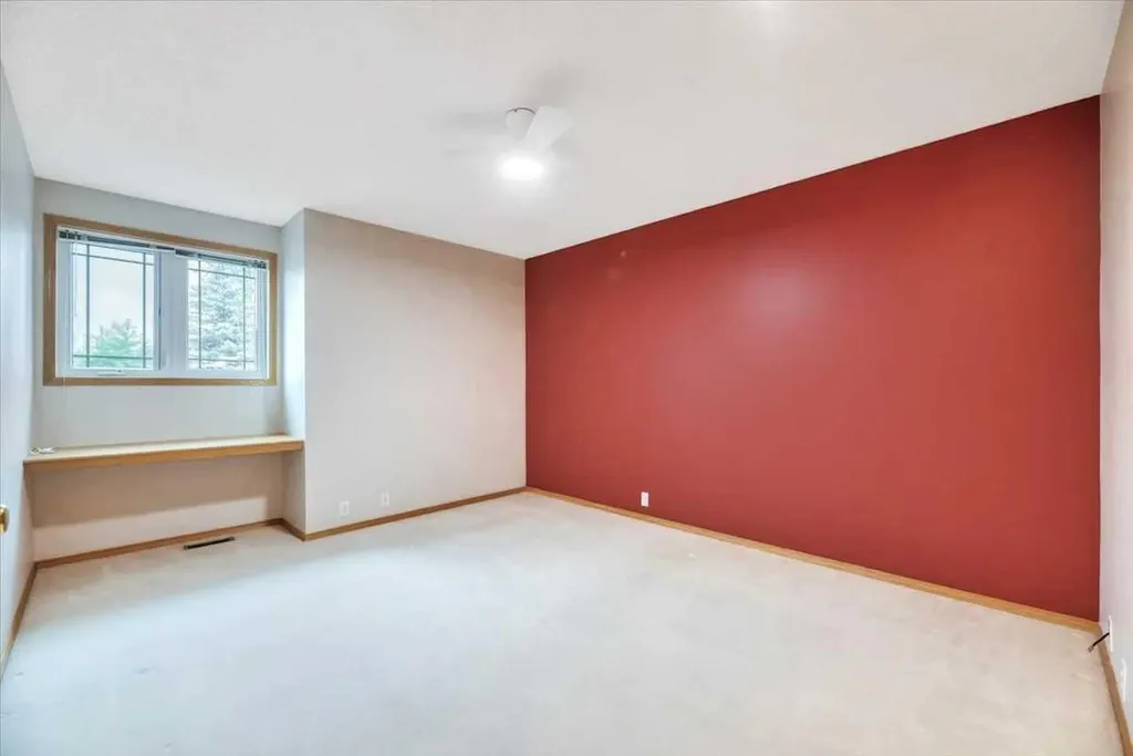 231 Mt Victoria Place SE Calgary AB T2Z 1P4