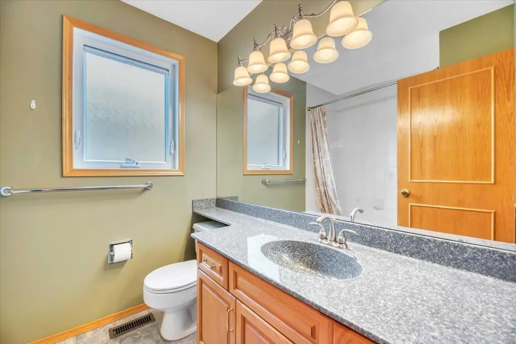 231 Mt Victoria Place SE Calgary AB T2Z 1P4