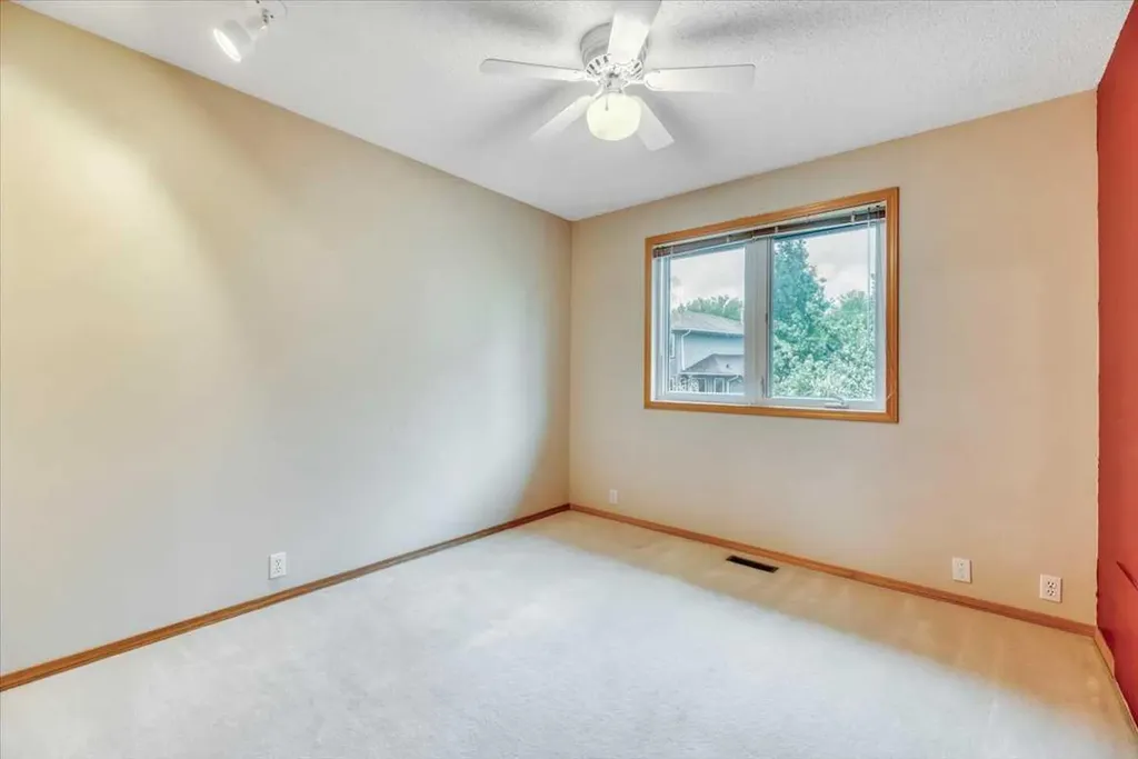 231 Mt Victoria Place SE Calgary AB T2Z 1P4