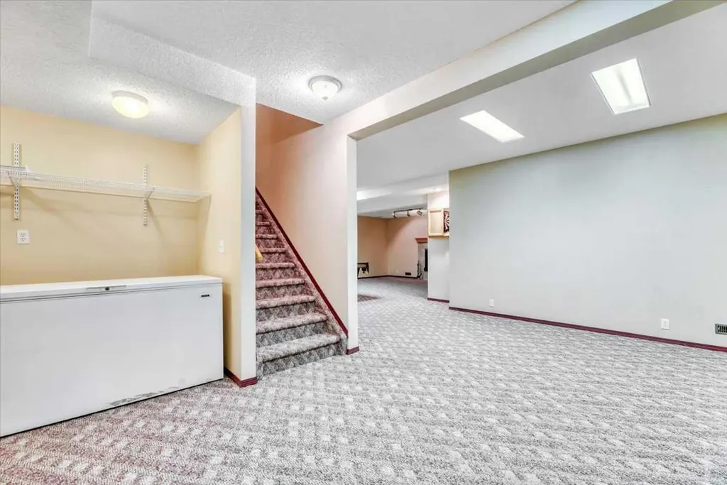 231 Mt Victoria Place SE Calgary AB T2Z 1P4