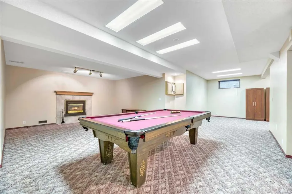 231 Mt Victoria Place SE Calgary AB T2Z 1P4