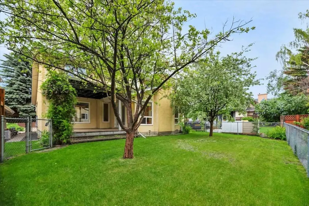 231 Mt Victoria Place SE Calgary AB T2Z 1P4