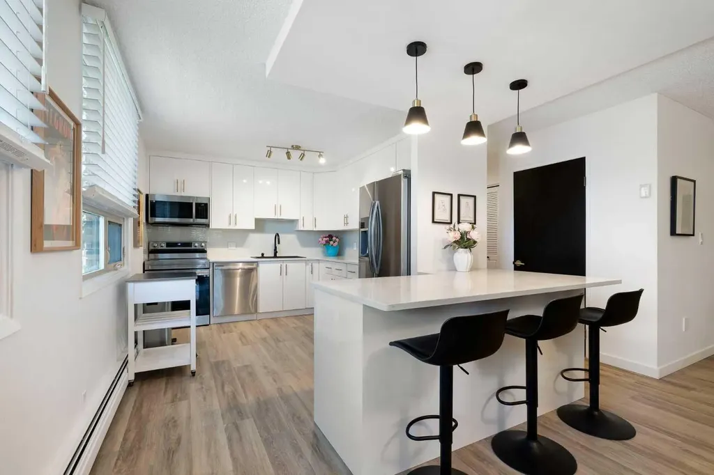 220 26 Avenue SW Calgary AB T2S 0M4