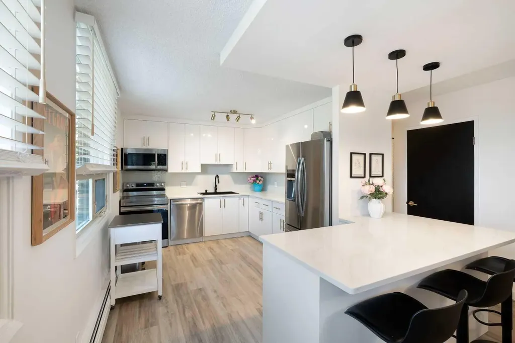 220 26 Avenue SW Calgary AB T2S 0M4