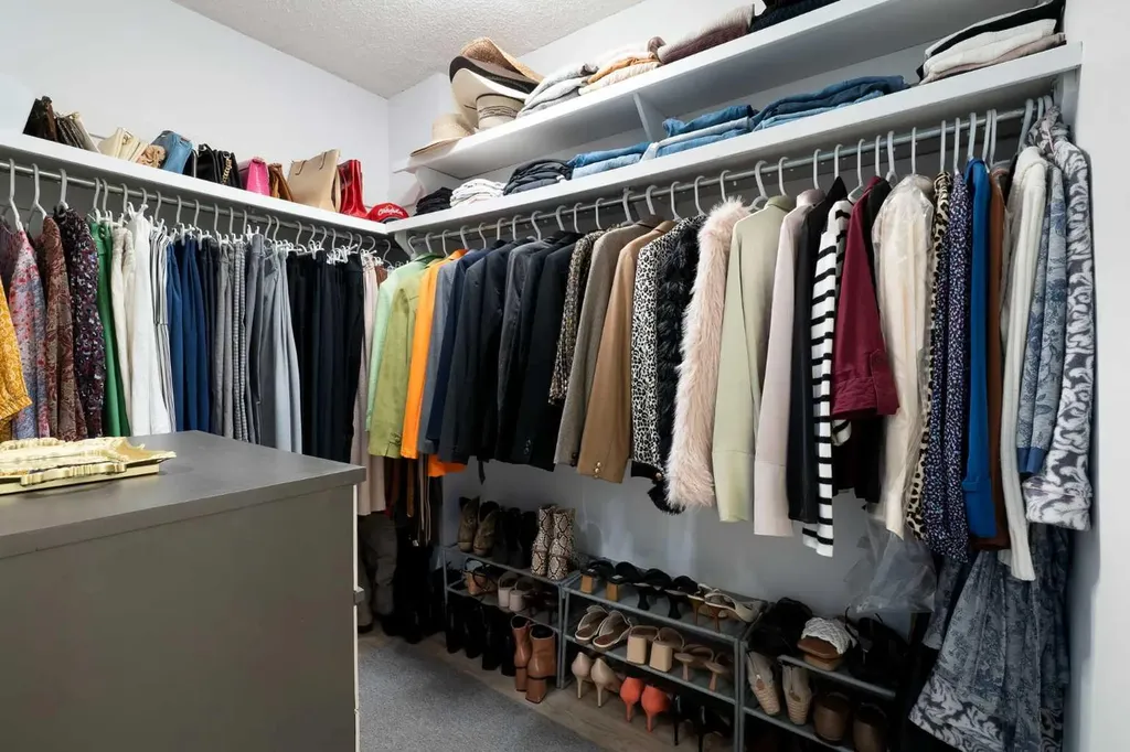 220 26 Avenue SW Calgary AB T2S 0M4