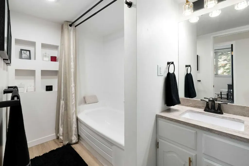 220 26 Avenue SW Calgary AB T2S 0M4