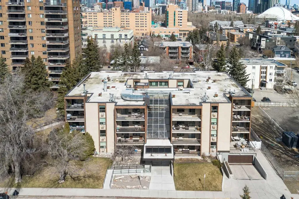 220 26 Avenue SW Calgary AB T2S 0M4