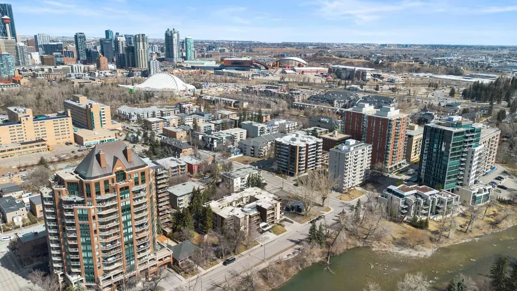 220 26 Avenue SW Calgary AB T2S 0M4