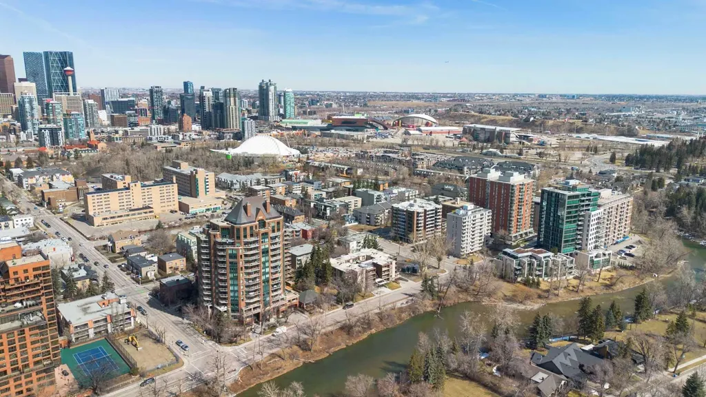 220 26 Avenue SW Calgary AB T2S 0M4
