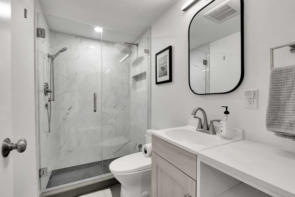 272 Douglas Glen Boulevard SE Calgary AB T2Z 3M8