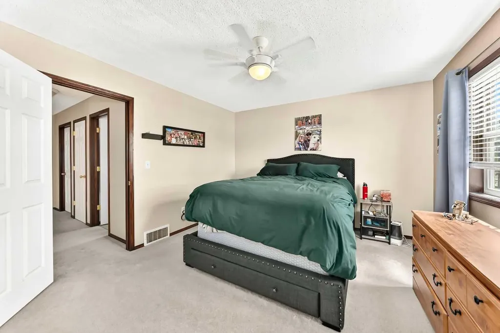 21 Amer Close Red Deer AB T4R2S3