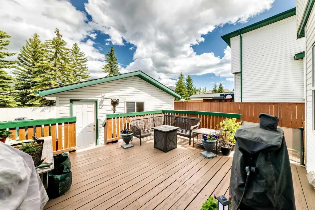 21 Amer Close Red Deer AB T4R2S3