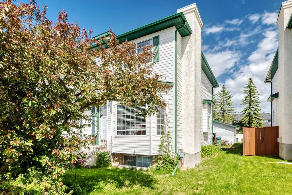 21 Amer Close Red Deer AB T4R2S3