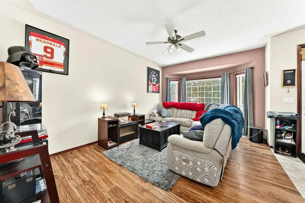 21 Amer Close Red Deer AB T4R2S3