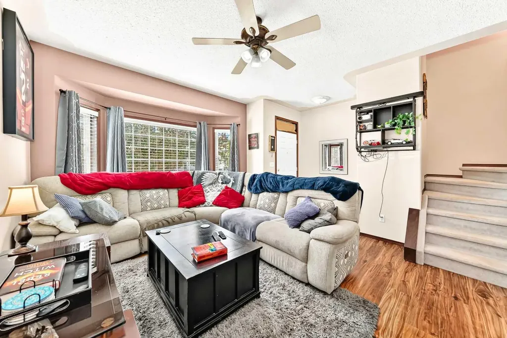 21 Amer Close Red Deer AB T4R2S3