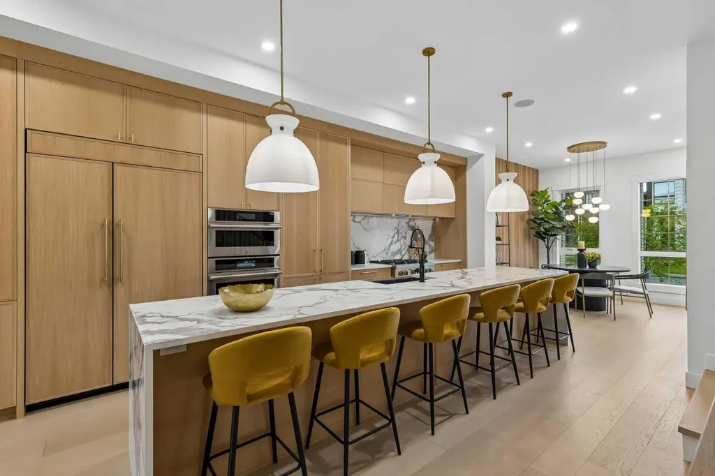 1807 Broadview Road NW Calgary AB T2N 3H6