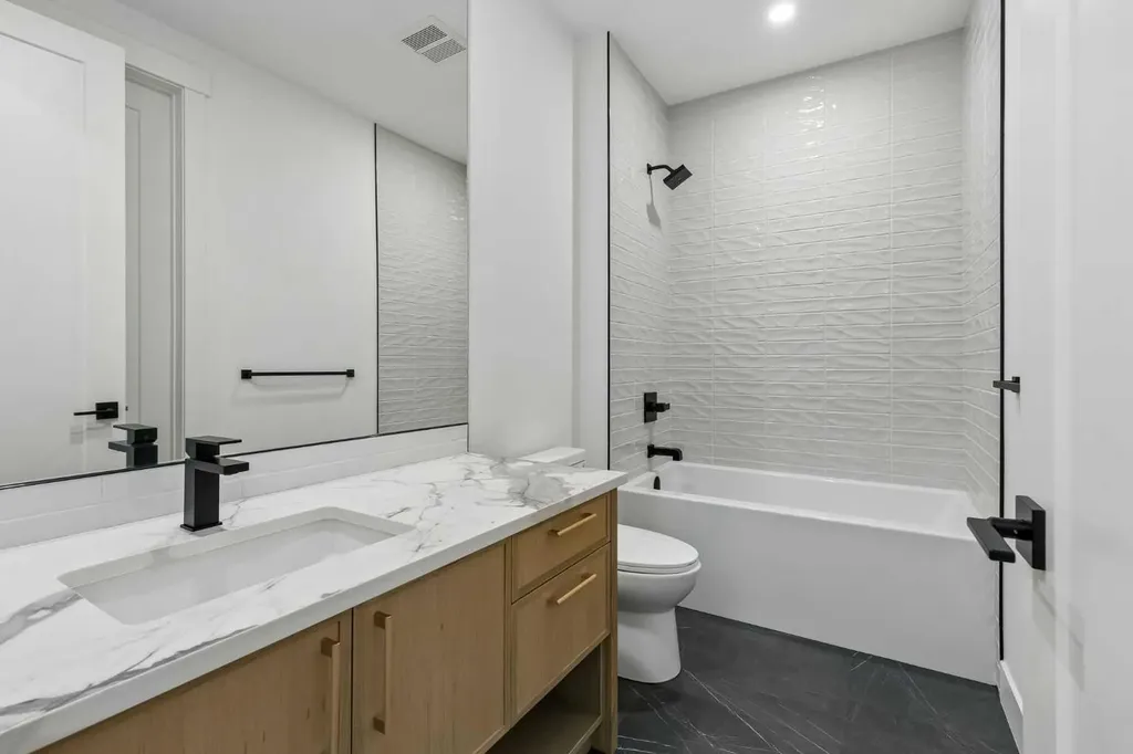 1807 Broadview Road NW Calgary AB T2N 3H6