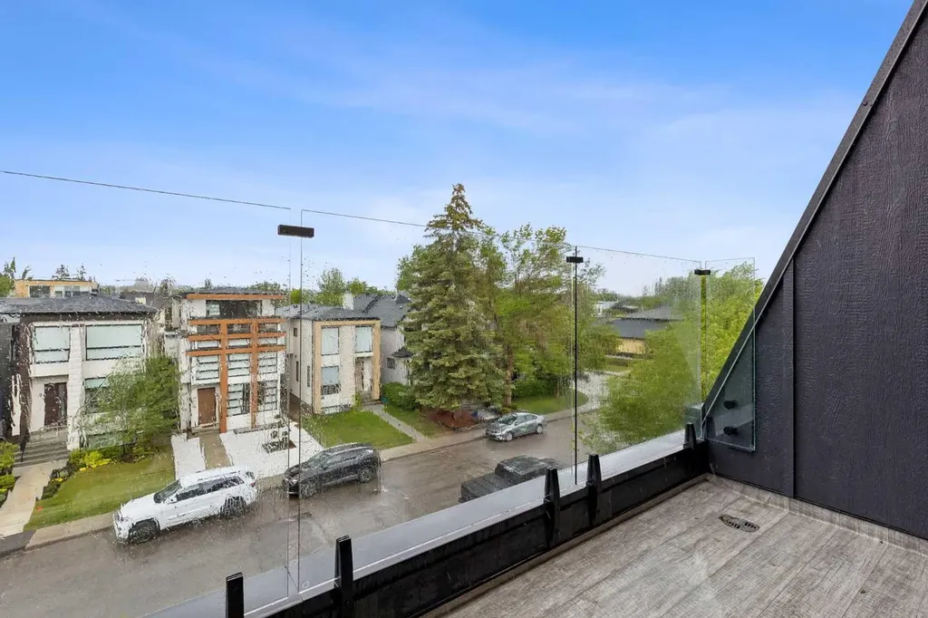 1807 Broadview Road NW Calgary AB T2N 3H6