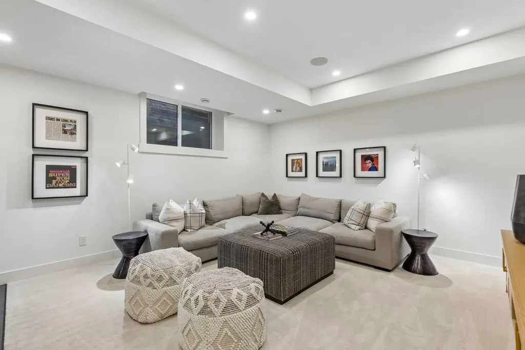 1807 Broadview Road NW Calgary AB T2N 3H6