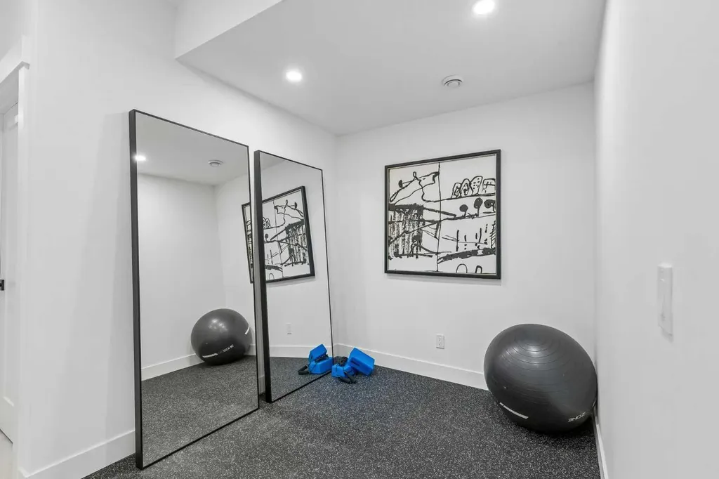 1807 Broadview Road NW Calgary AB T2N 3H6