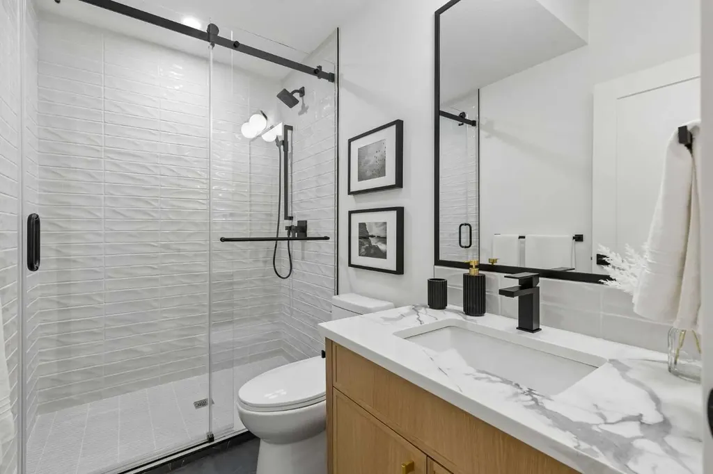 1807 Broadview Road NW Calgary AB T2N 3H6